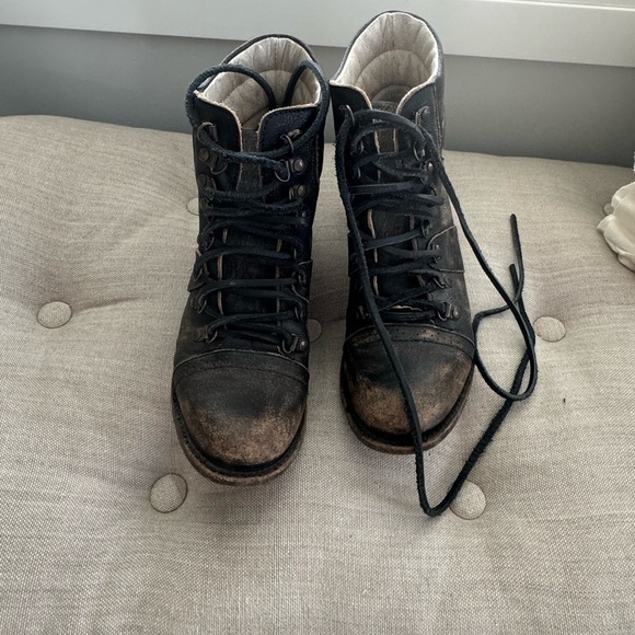 Women’s Freebird boots size 7 - Picture 9 of 10